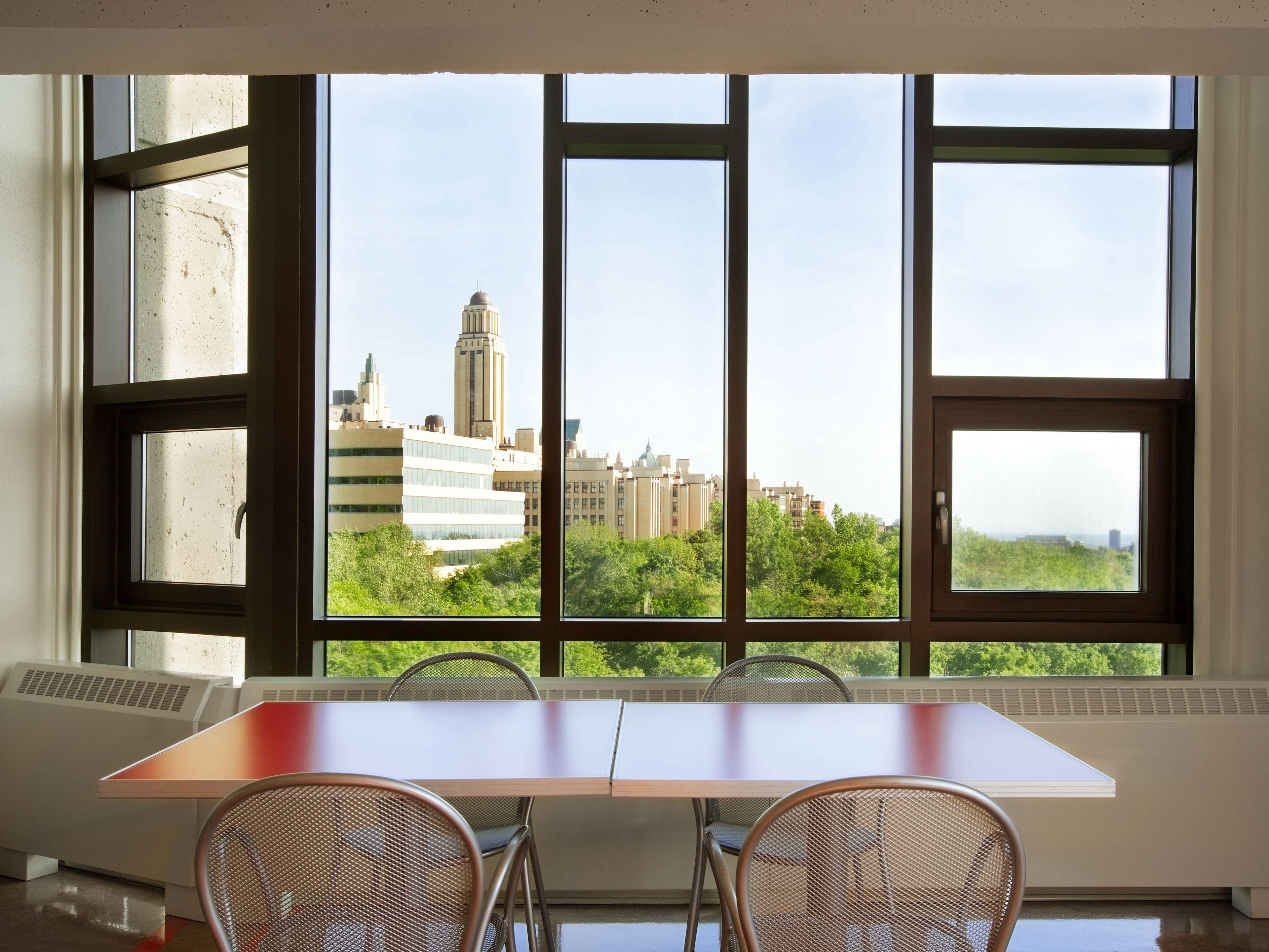 Zum Mtl Auberge D'Ete - Universite De Montreal — Photos 2